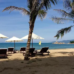 *** Otel La Vietnam
